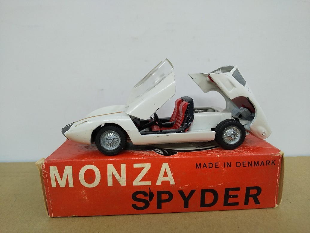□ Tekno Denmarkテクノ・デンマーク製 Monza GT ホワイト モンツァ