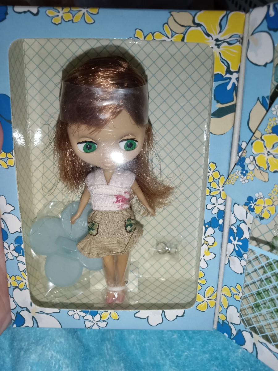 ブライスプチブライスBlytheペイズリースターペイズリーの服を着 ブライスプチブライスBlytheペイズリースターペイズリーの服を着