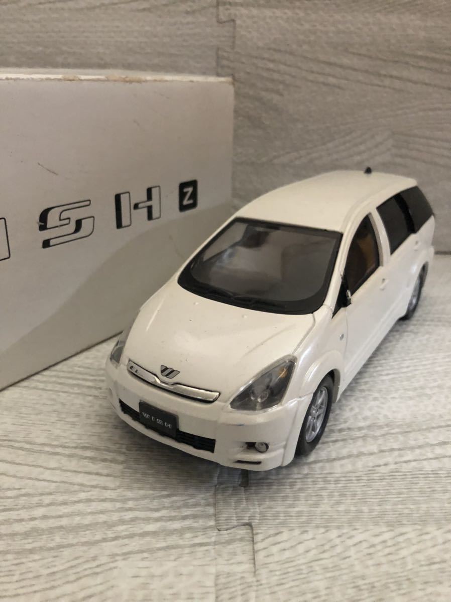 1/24 トヨタ 初代ウィッシュ WISH Zパッケージ カラーサンプル