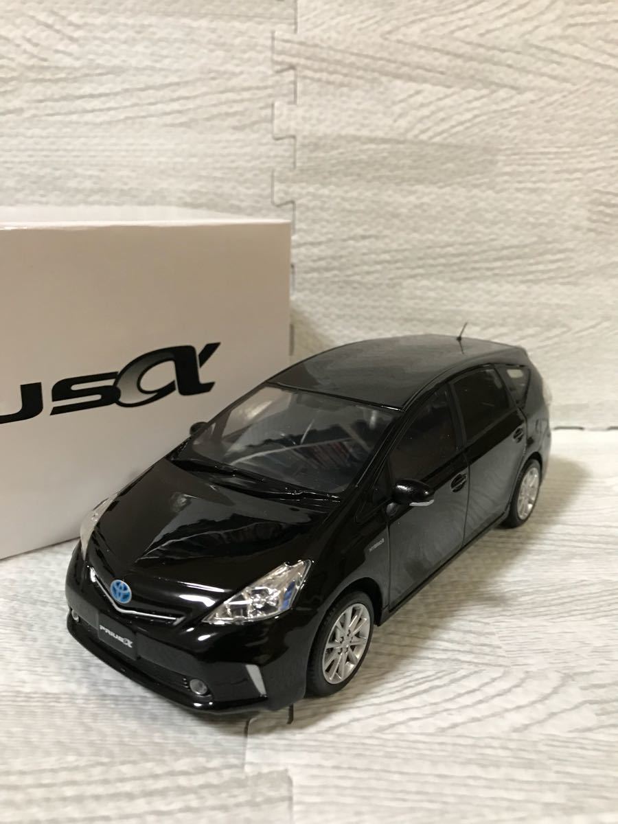 1/24 トヨタ プリウスα　PRIUS α 前期 非売品 カラーサンプル ミニカー　ブラック_画像1