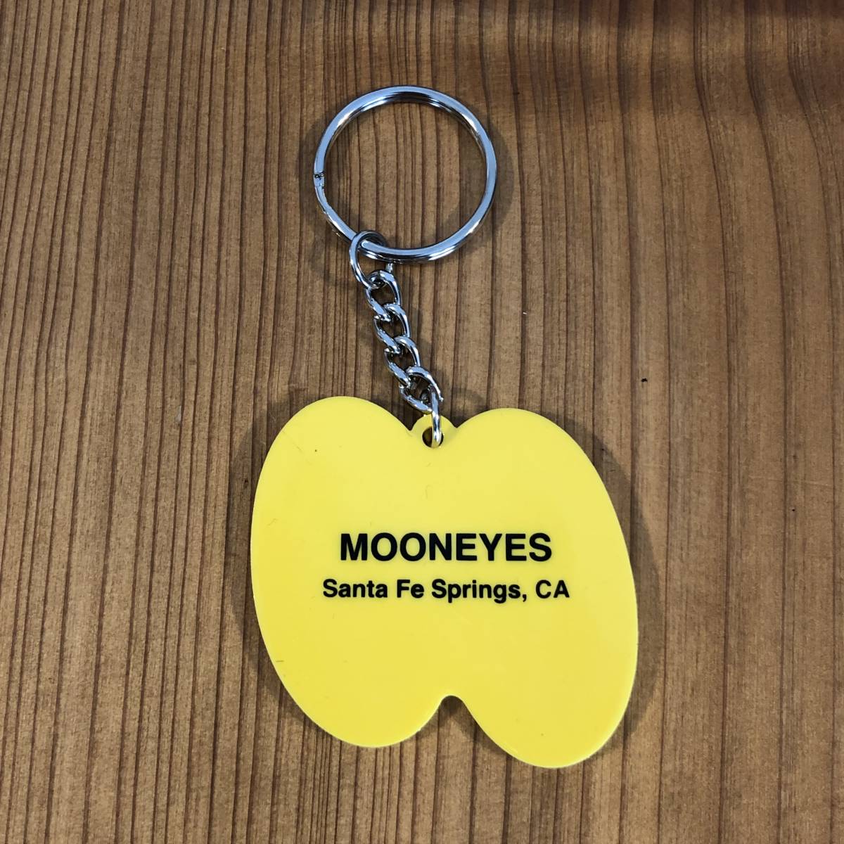 MOON Equipped イエロー 84円発送可 黄色 アイシェイプ ラバー キーホルダー キーリング Key Ring mooneyes ムーンアイズ 車 バイクの画像3