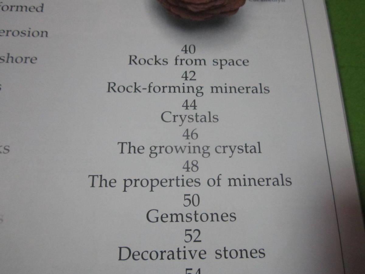 洋書 Rocks & Minerals （石とミネラルの図鑑）の画像4