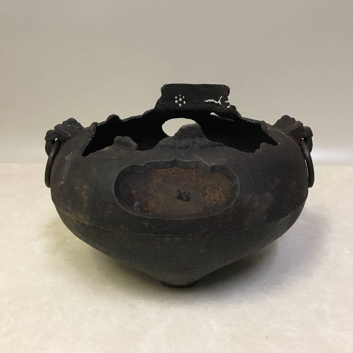破れ風炉 やつれ風炉 鉄釜 茶道具