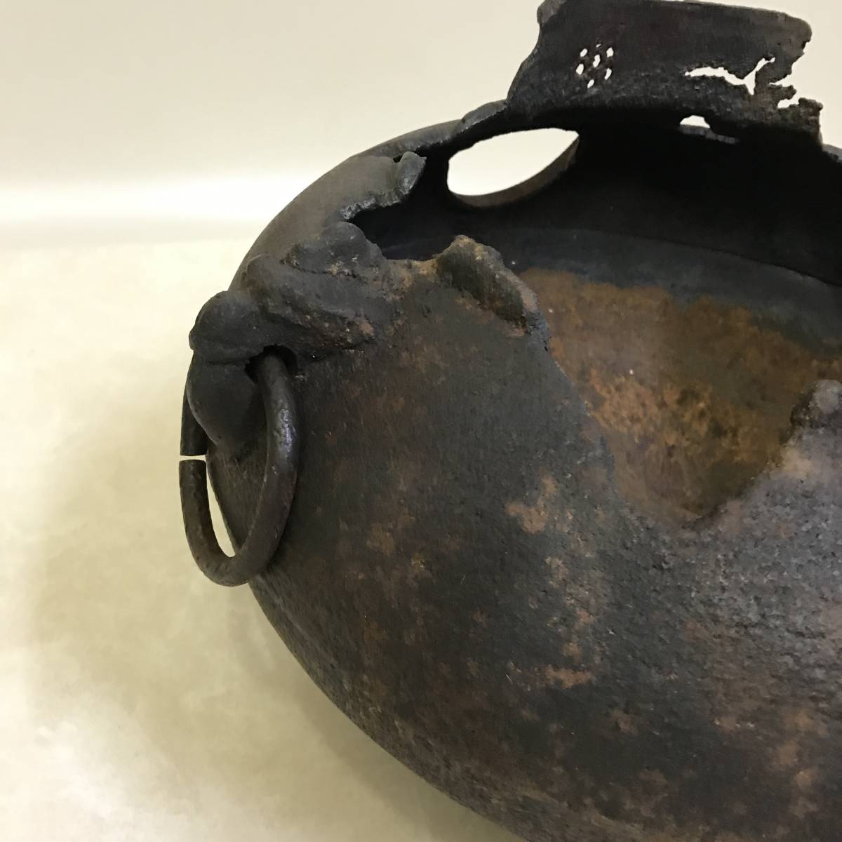 破れ風炉 やつれ風炉 鉄釜 茶道具