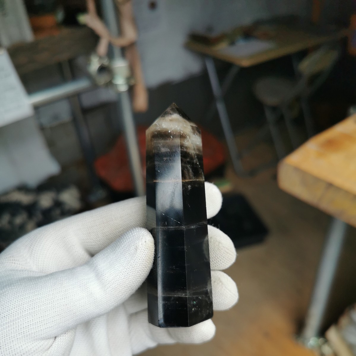 モリオンポイント虹入り97.7 六角柱黒水晶クリスタル鑑賞石石置物