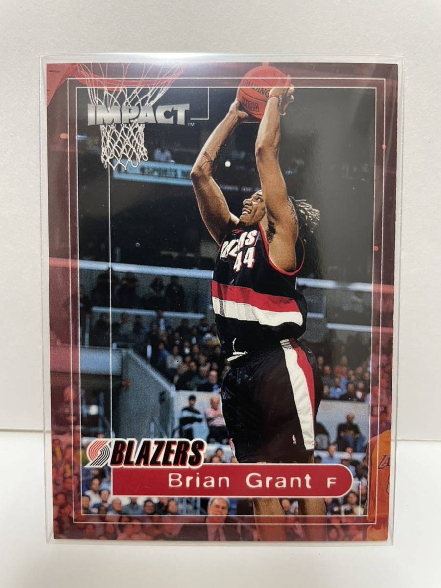 NBAカード　ブライアン・グラント　BRIAN GRANT FLEER SKYBOX IMPACT’99-‘00【ブレイザーズ時代】_画像1