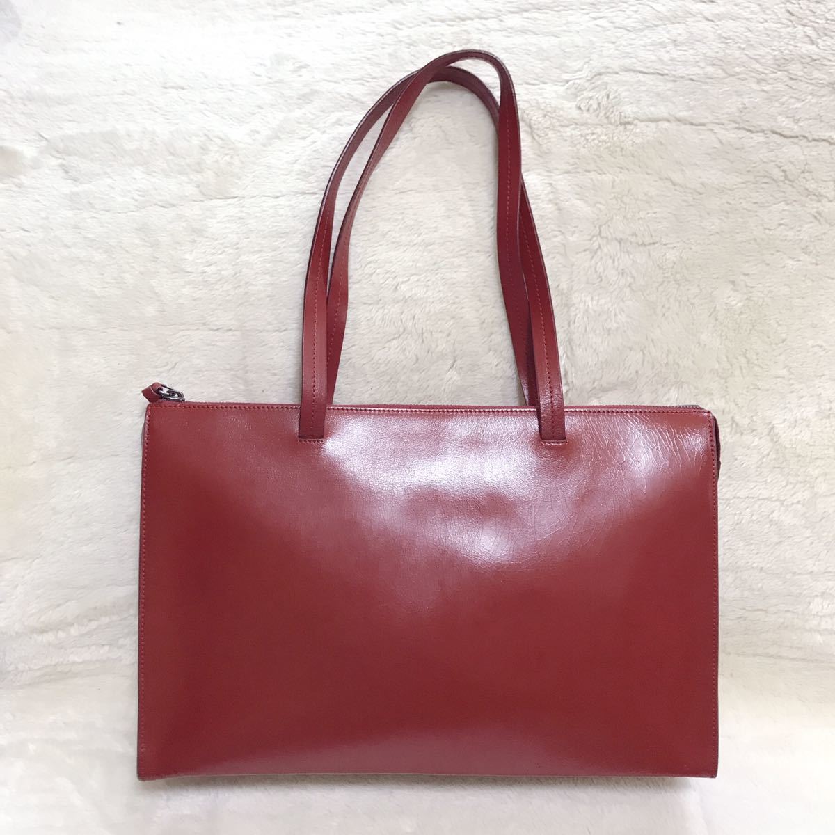 miumiu ヴィンテージ オールレザー ロゴ トートバッグ miumiu ヴィンテージ オールレザー ロゴ トートバッグ