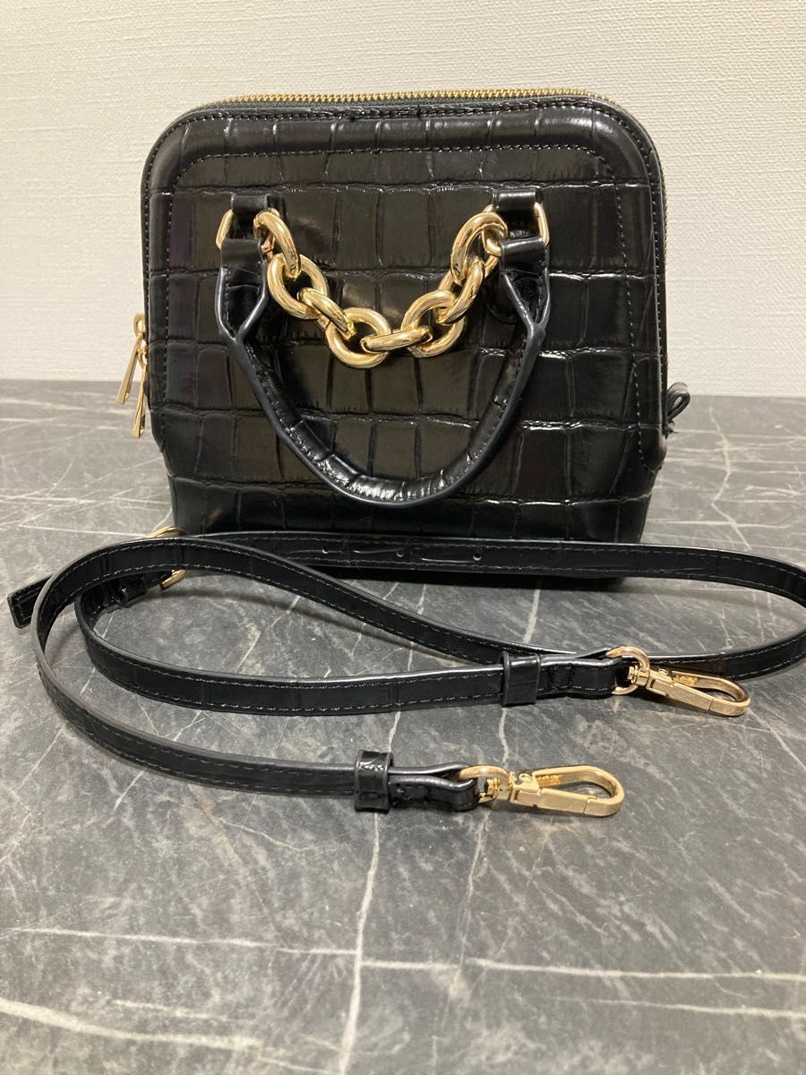 美品】ZARA チェーンストラップ ミニ シティバッグ ブラック 美品】ZARA チェーンストラップ ミニ シティバッグ ブラック