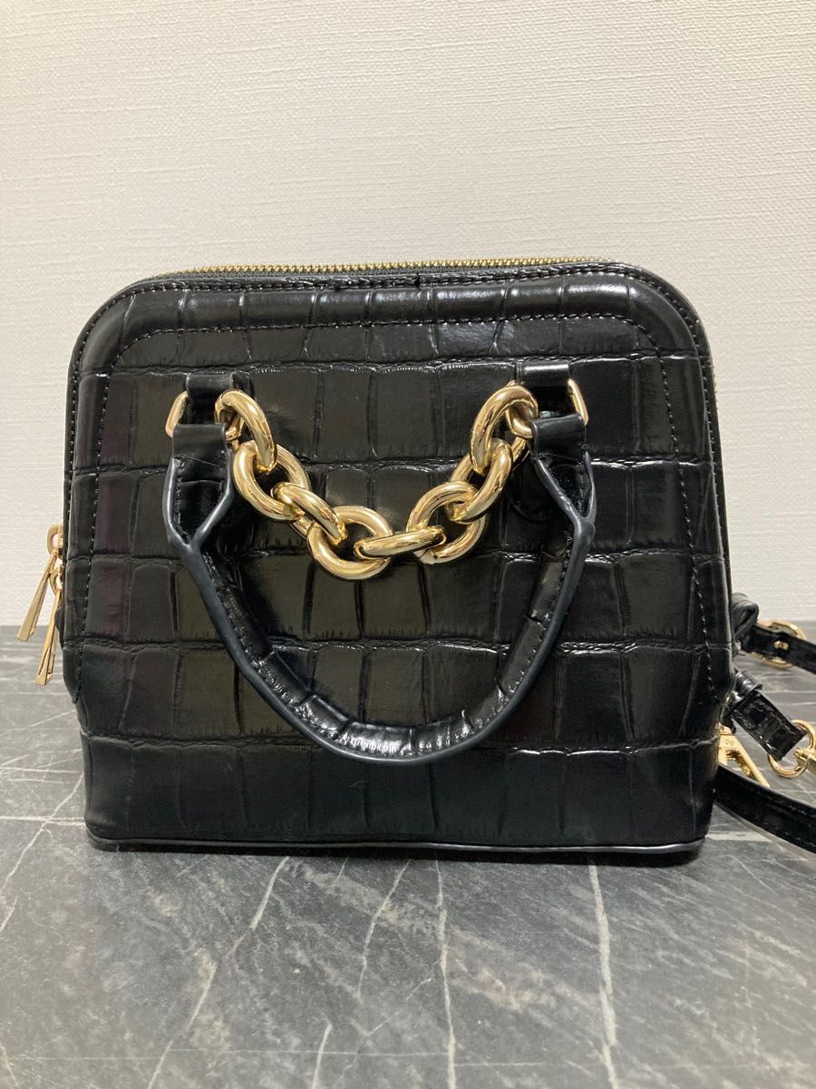 美品】ZARA チェーンストラップ ミニ シティバッグ ブラック 美品】ZARA チェーンストラップ ミニ シティバッグ ブラック