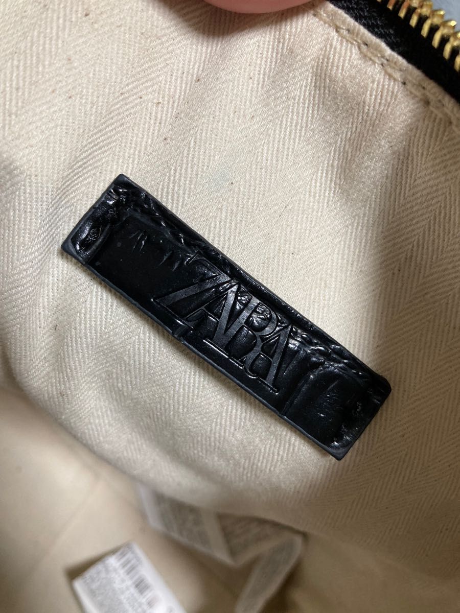 美品】ZARA チェーンストラップ ミニ シティバッグ ブラック 美品】ZARA チェーンストラップ ミニ シティバッグ ブラック