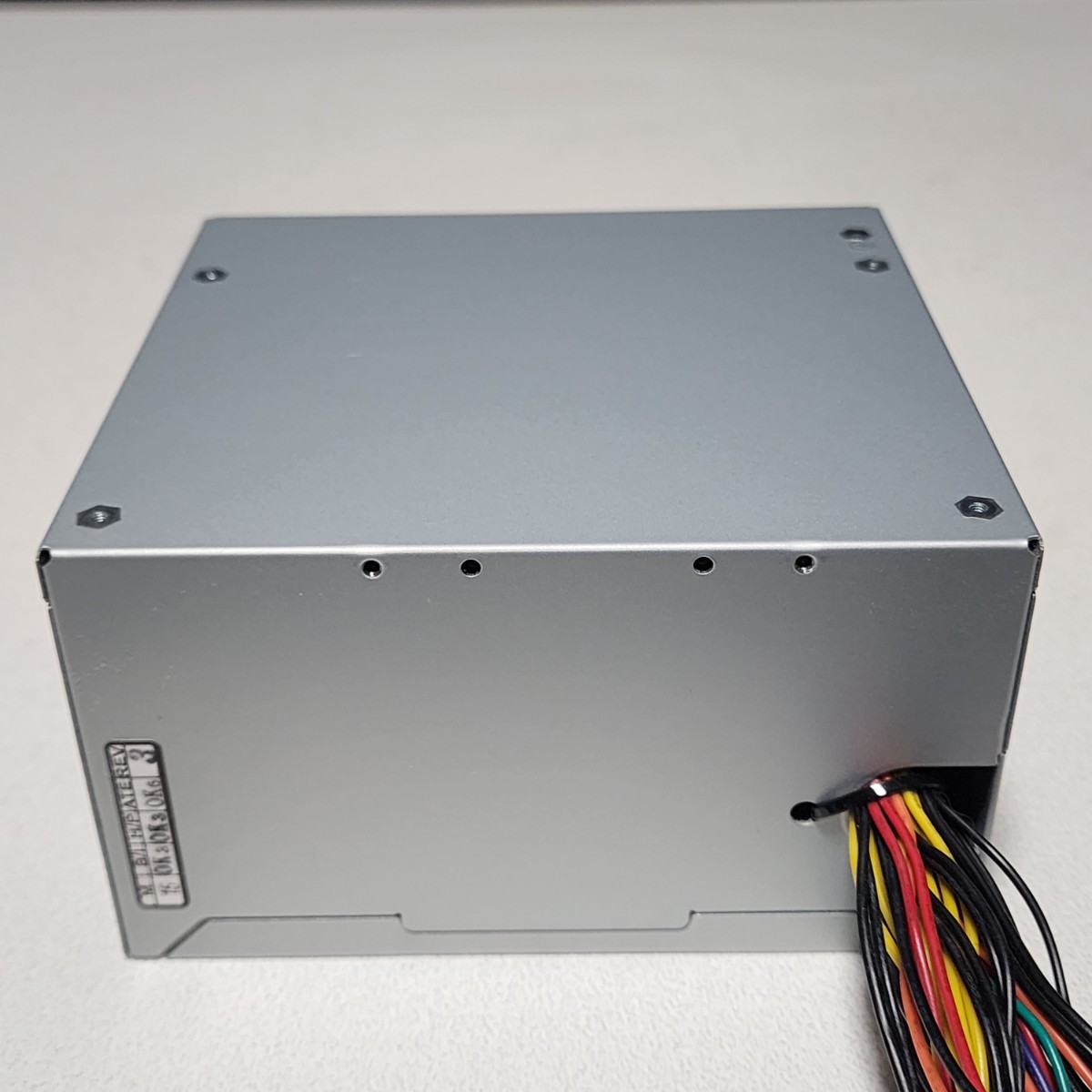 玄人志向 KRPW-L5-600W/80+ 600W 80PLUS STANDARD認証 ATX電源 玄人志向 KRPW-L5-600W/80+ 600W 80PLUS STANDARD認証 ATX電源
