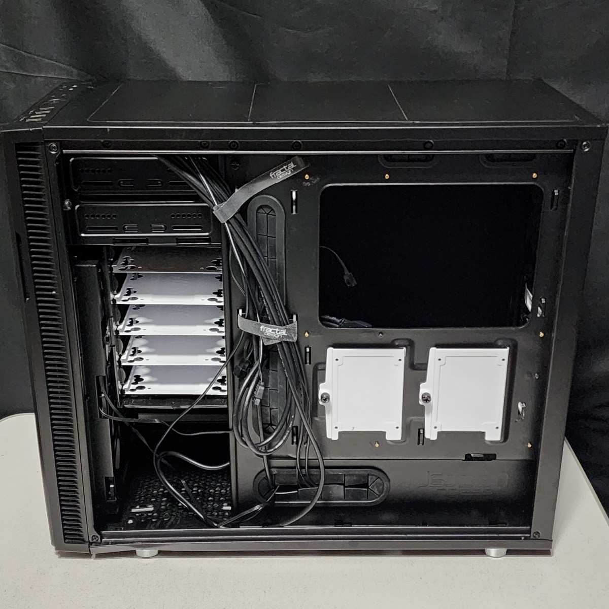 FractalDesign Define R5 Black(FD-CA-DEF-R5-BK) ミドルタワー FractalDesign Define R5 Black(FD-CA-DEF-R5-BK) ミドルタワー