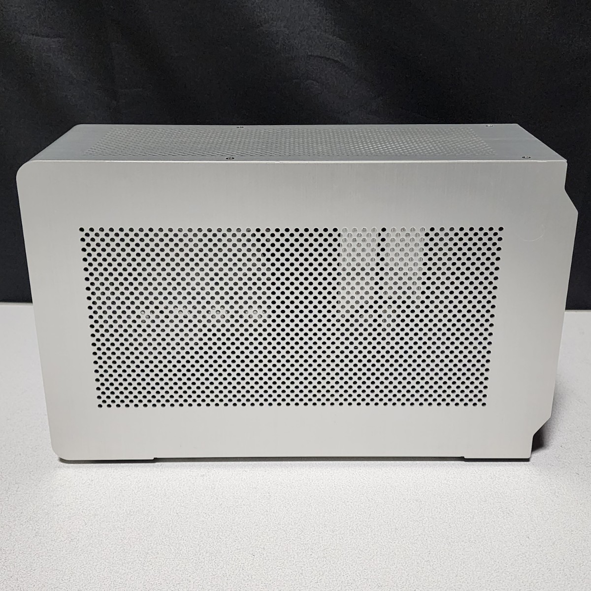 DAN Cases A4-SFX v 2 シルバー 小型PCケース(Mini-ITX) SFX電源 DAN Cases A4-SFX v 2 シルバー 小型PCケース(Mini-ITX) SFX電源