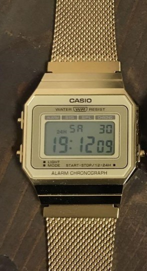 CASIO カシオ 新品 腕時計 デジタル メッシュ スタンダード レディース メンズ 金 未使用品 ゴールド 海外モデル A700WMG-9A 並行輸入