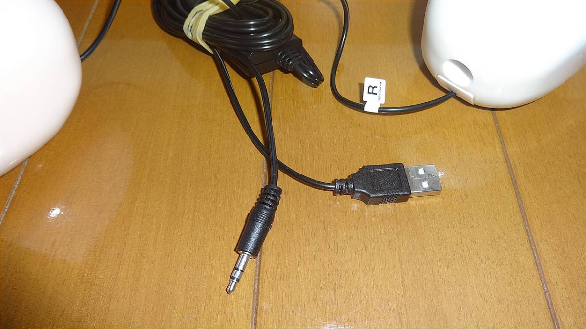 エレコム スピーカー USB給電 4W コンパクト 白 MS-P08UWH美品_画像2
