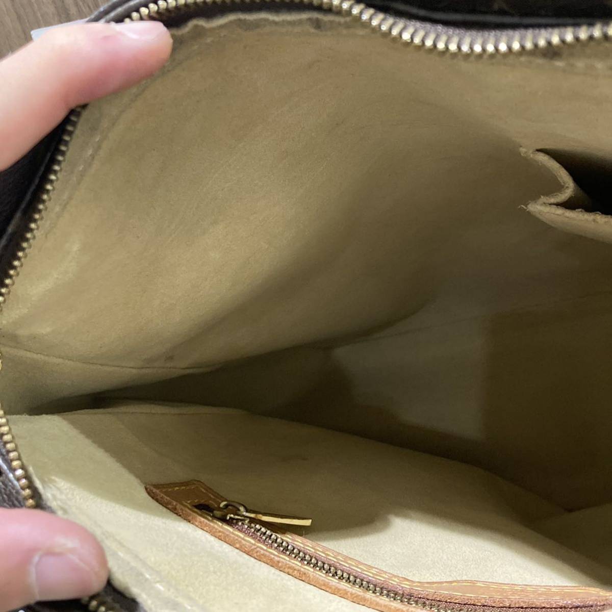 LOUIS VUITTON ルイヴィトン モノグラム ルーピングGM ショルダー