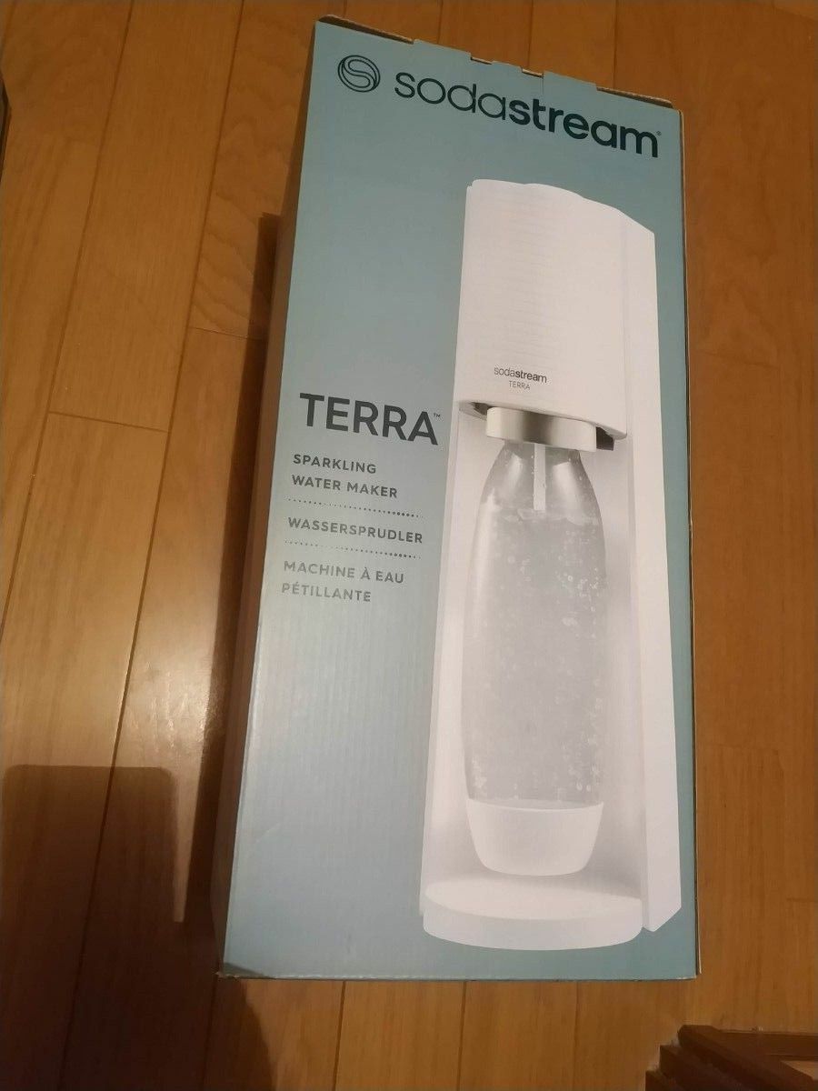 炭酸水メーカー　 sodastream　TERRA　ソーダストリームテラ　SSM1100白　ホワイト新品未使用品 スターターキット