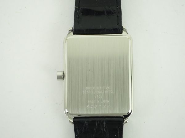 東京ディズニーランド　ミレニアム　スペクタキュラー　ウオッチ（角）　腕時計　シルバー盤　お洒落な　シルバー×ブラック　非売品_画像9
