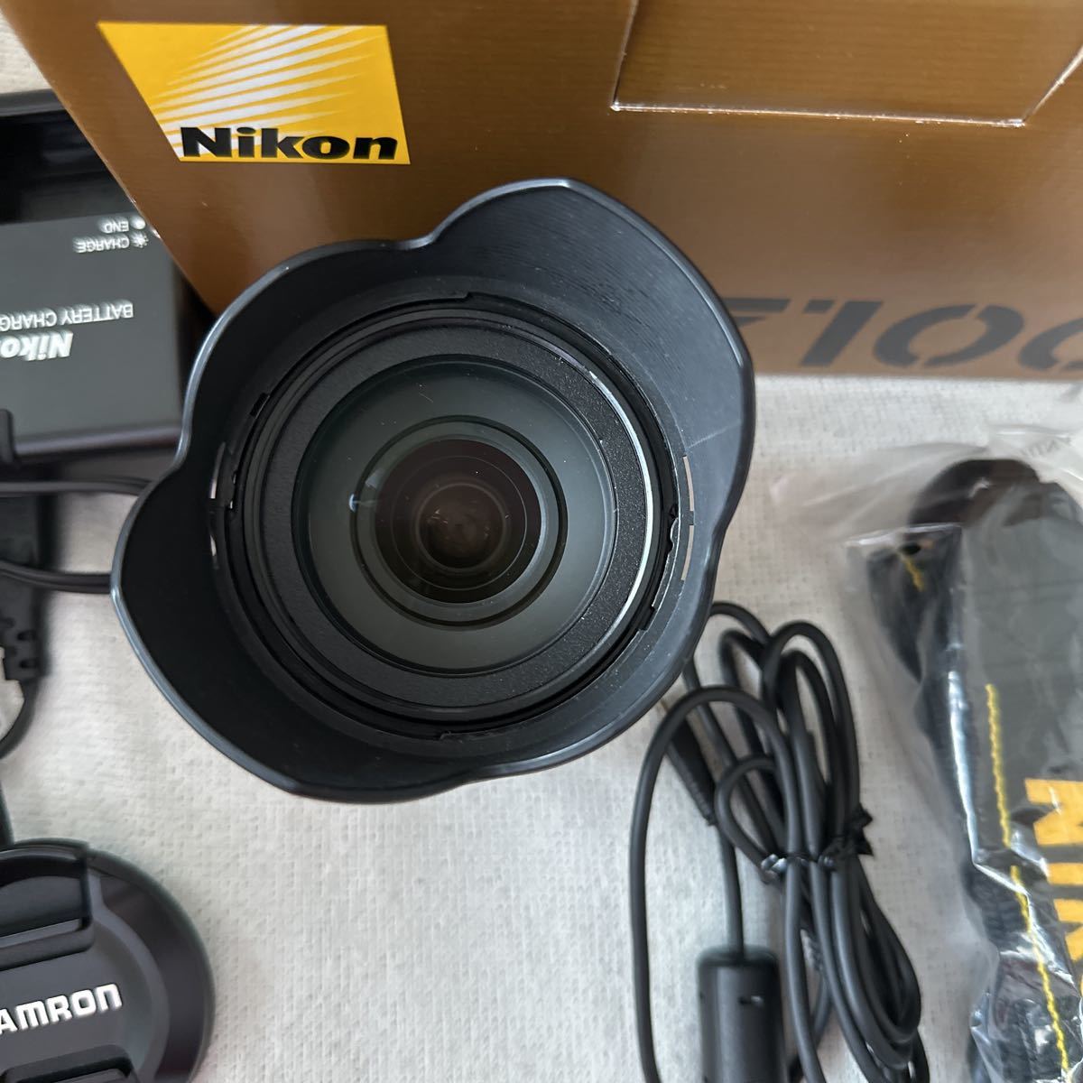 Nikon ニコン D7100 ショット数 10000回前後 タムロン18-270mmレンズ