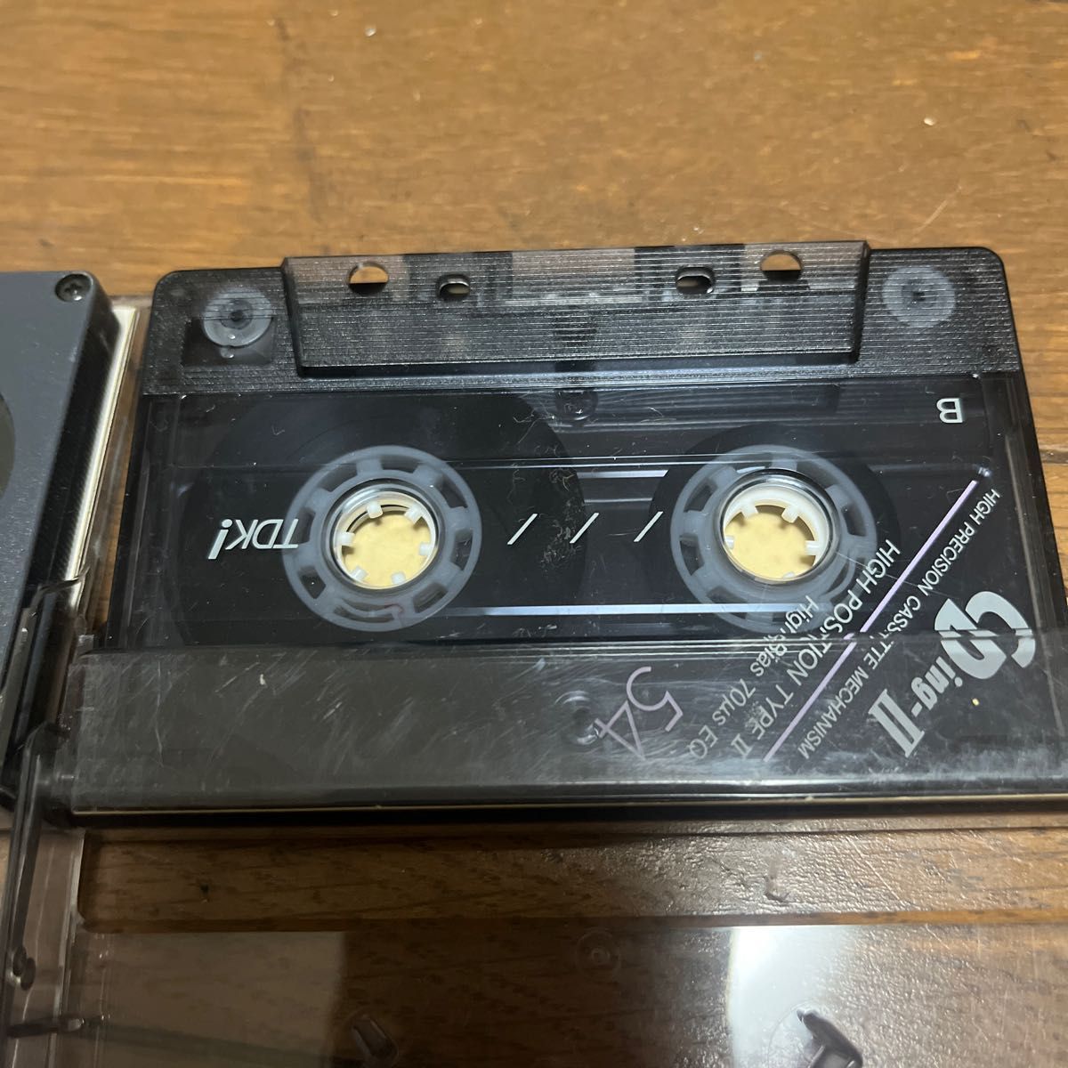カセットテープ　2個   (maxell、TDK)【使用済】