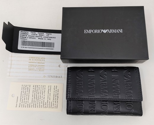 新品 エンポリオ アルマーニ キーケース 黒 EMPORIO ARMANI 6連キーケース 刻印ロゴ YEM052 YC078 80001 ブラックの画像1