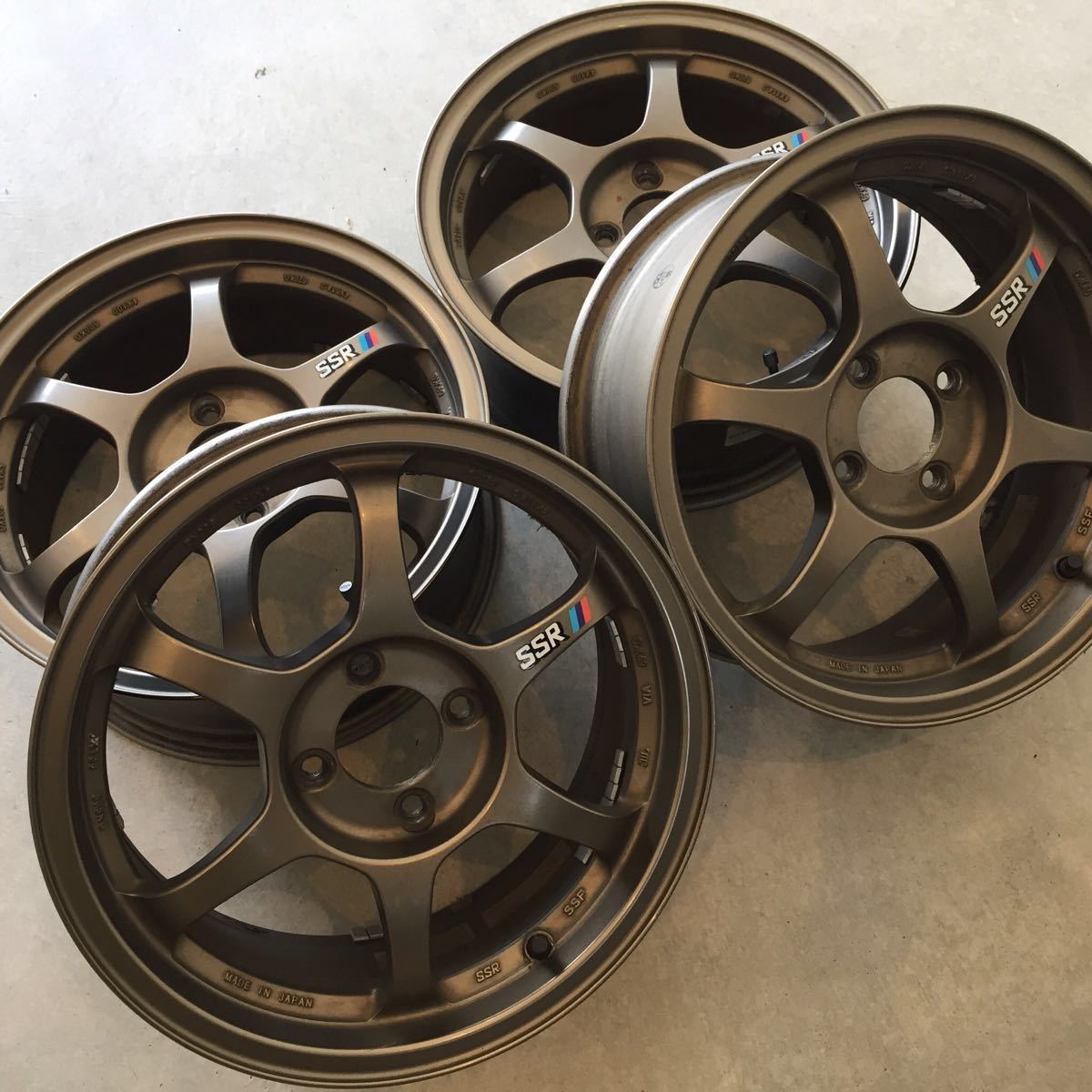 SSR Type C 4套青銅15英寸6.5 J 4 H PCD 100 IN 35絕版銷售！超輕量級！    原文:SSR タイプC 4本セット ブロンズ 15インチ 6.5J 4H PCD100 IN35 絶版品売り切ります！ 超軽量！