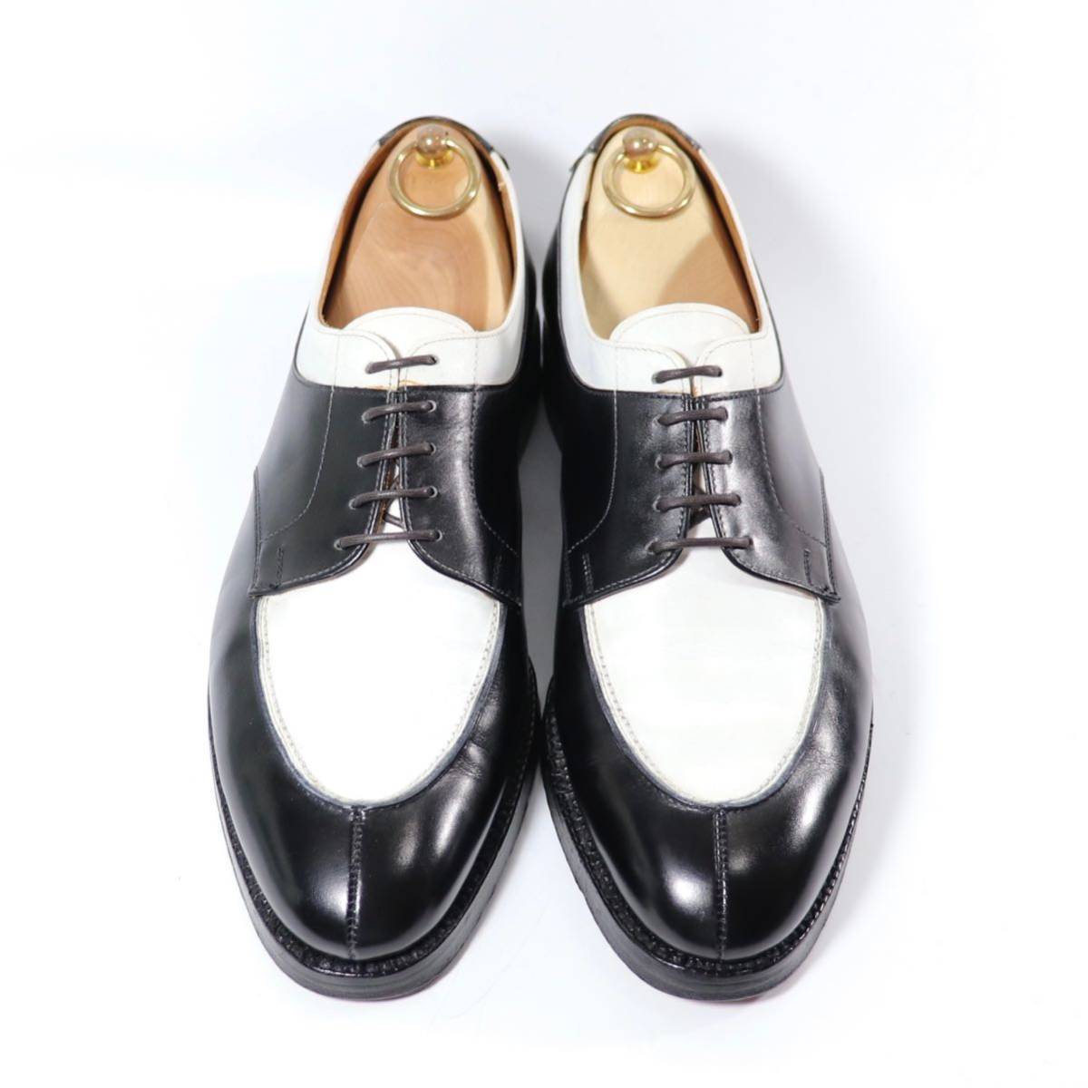 “美品 Lloyd Footwear（ロイドフットウェア）Crockett&Jones製 Uチップシューズ UK7.5 E 317ラスト 8485 ブラック ホワイト コンビ 革靴_画像2