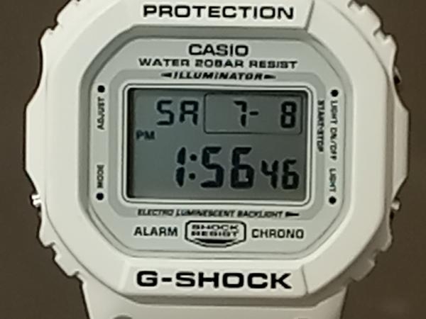 【即決】CASIO カシオＧ-SHOCK ジーショック クォーツ スクエア メンズ腕時計/樹脂ベルト/デジタル/20気圧防水/多機能/ホワイト/DW-5600MWの画像1