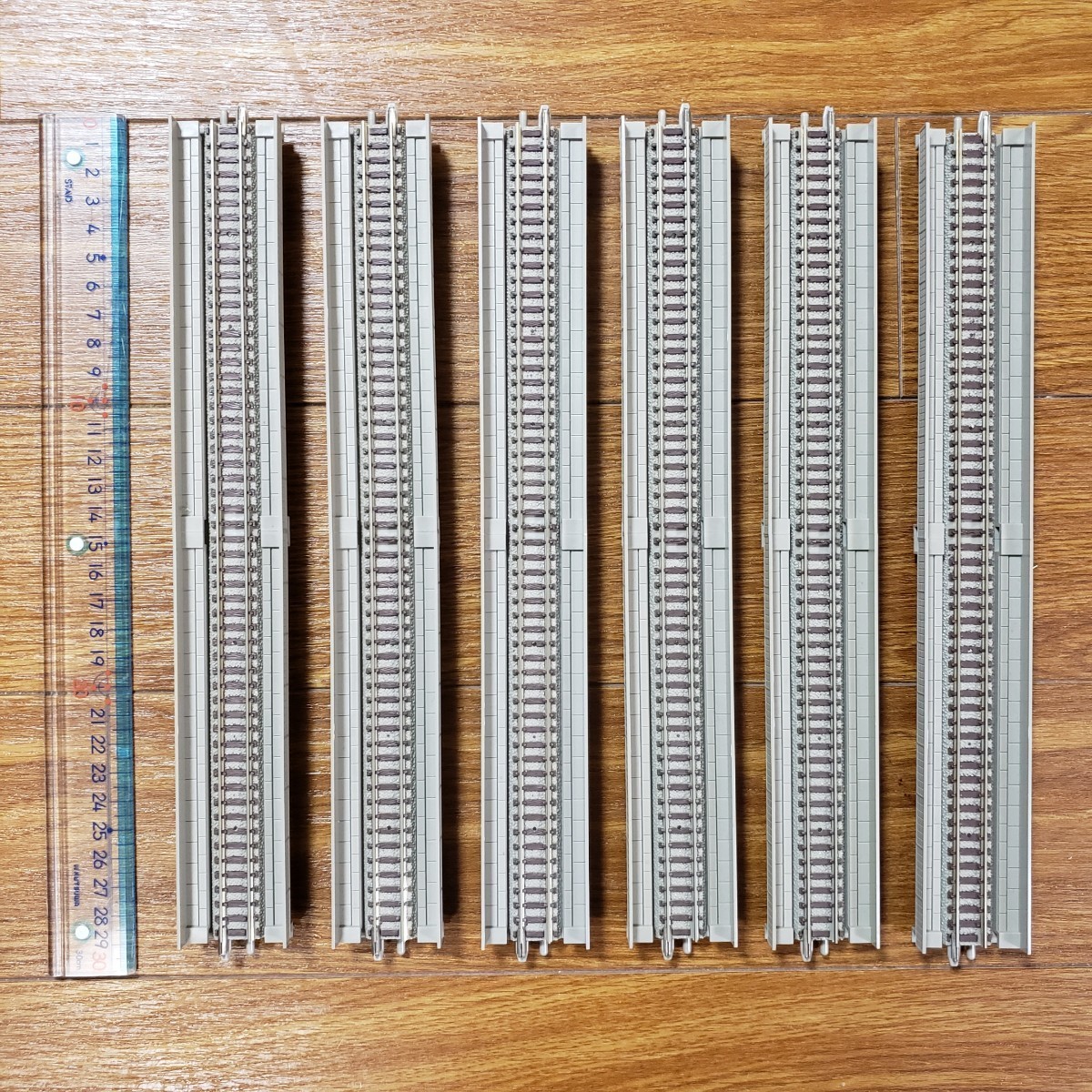 TOMIX 1052 高架橋付直線レール S280 24本まとめ売り 美品|Nゲージ TOMIX 1052 高架橋付直線レール S280 24本まとめ売り 美品|Nゲージ
