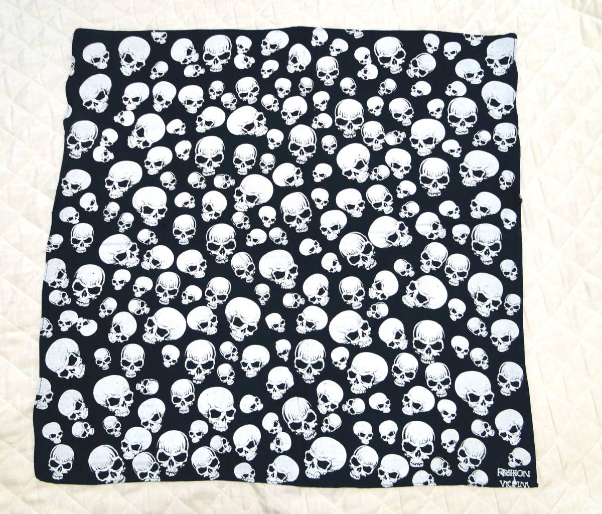  rare 90\'s fashion vi ktimFASHION VICTIM Skull total pattern bandana black /CNT100% bandana dead stock 