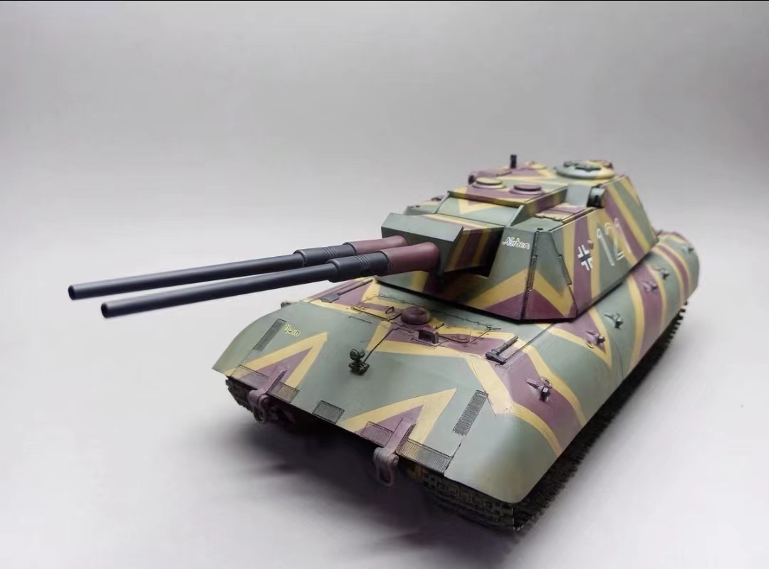 1/35 スケール ドイツ E－１００重戦車 塗装済完成品