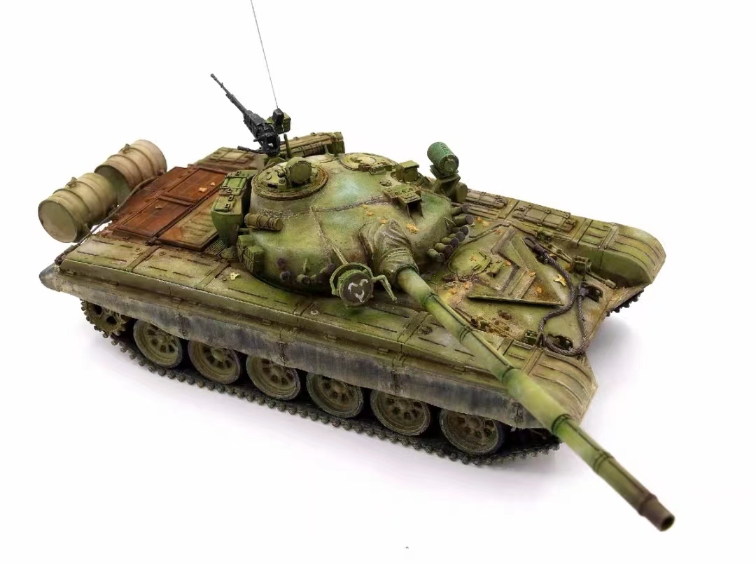 1/35 ロシア陸軍 T-７２M１主力戦車 塗装済完成品_画像8