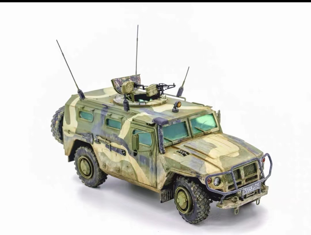 1/35 ロシア陸軍 GAZ- STS 高機動装甲車 タイガー 塗装済完成品_画像6