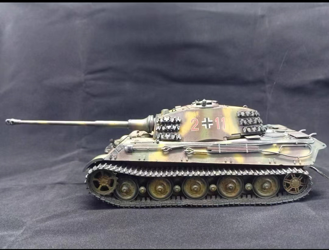 1/35 スケール ドイツ 重戦車 キングタイガー（ヘンシエル砲塔） 塗装済完成品_画像4