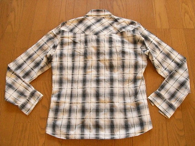 TKタケオキクチ　かっこいい長袖ドレスシャツ　ホワイト＆ネイビー系　チェック　サイズ３（L程度）