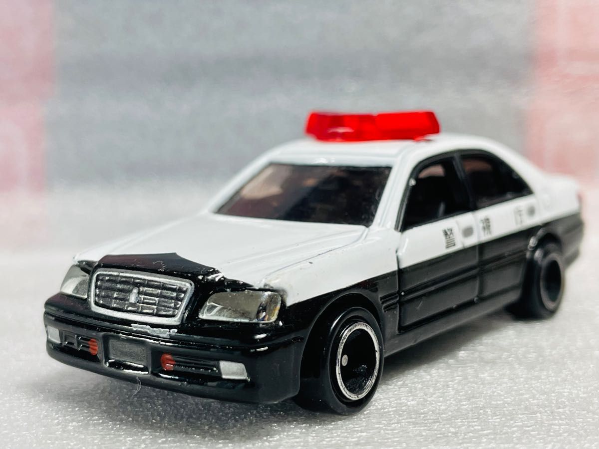 トミカ トヨタ・170系クラウン パトロールカー 警察車両 緊急 トミカ トヨタ・170系クラウン パトロールカー 警察車両 緊急