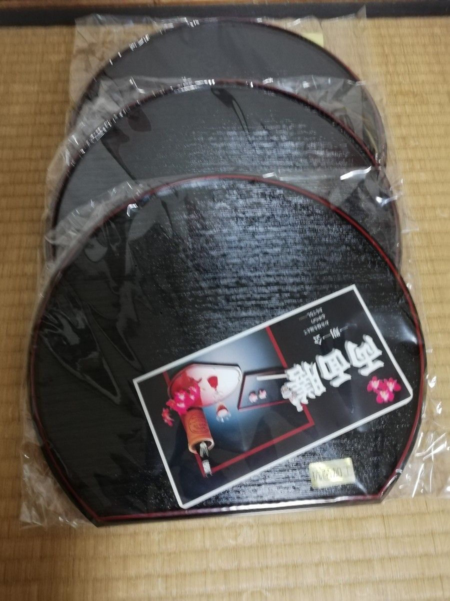 未使用 懐石道具 木製漆器 尺3半月 両面膳 3枚揃 黒 朱 紙箱 茶道具
