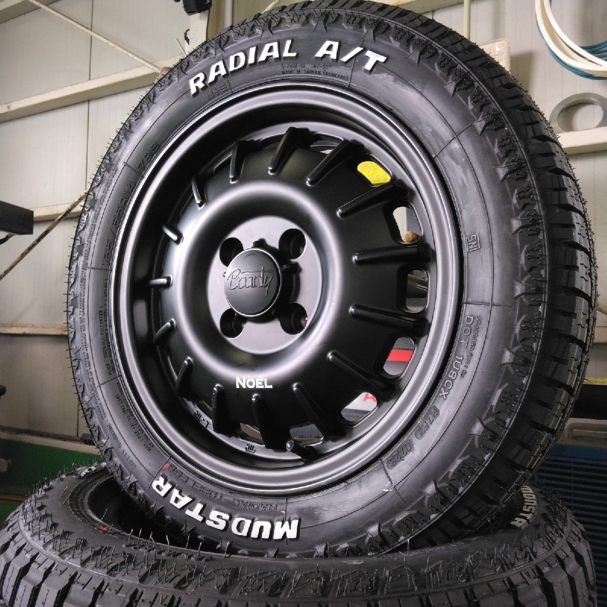 新発売 Noel 軽トラ 軽バン ハイゼット エヴリィ アトレー MUDSTAR Radial AT 155/65R14 14インチ タイヤホイールセット ホワイトレター_画像2