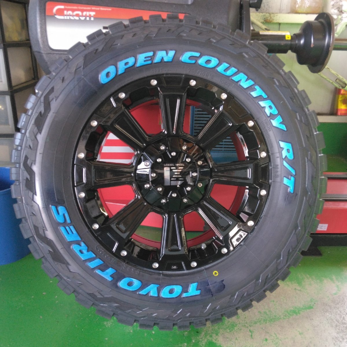 限定1台 特別価格 デリカ D5 RAV4 CX5 エクストレイル タイヤホイールセット TOYO OPENCOUNTRY R/T 235/70R16 新品4本セット_画像9