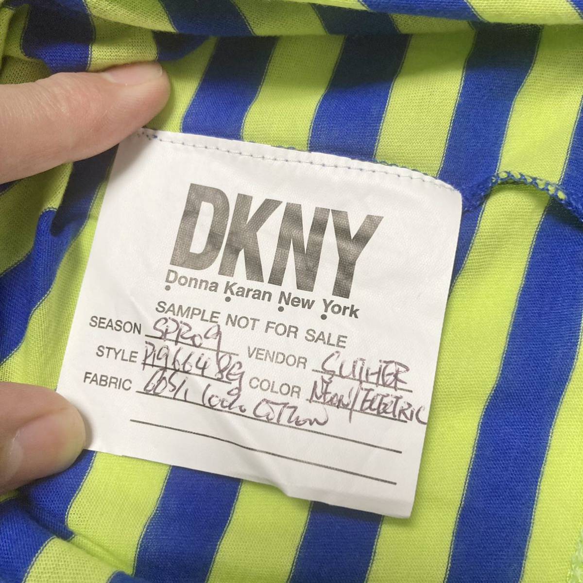 新品◆DKNY◆ボーダータンクトップ ノースリーブ カットソー イエロー ブルー ダナキャラン 黄色 青 タンクトップ ボーダー