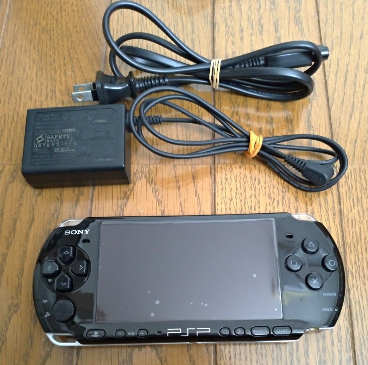 PSP-3000 ピアノブラック 中古品 不具合なし 傷少なめ 充電器 メモリースティック（4GB）付き
