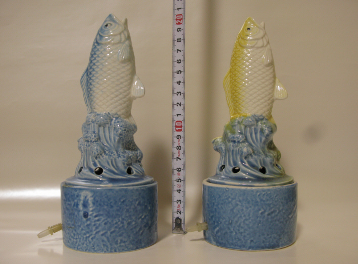 1 set limit!! [.. thing!! ] [ rare!! rare article!! presently obtaining impossible!!] [ Showa Retro!!] ceramics made common carp. ... colored carp throwing included filter blue yellow 