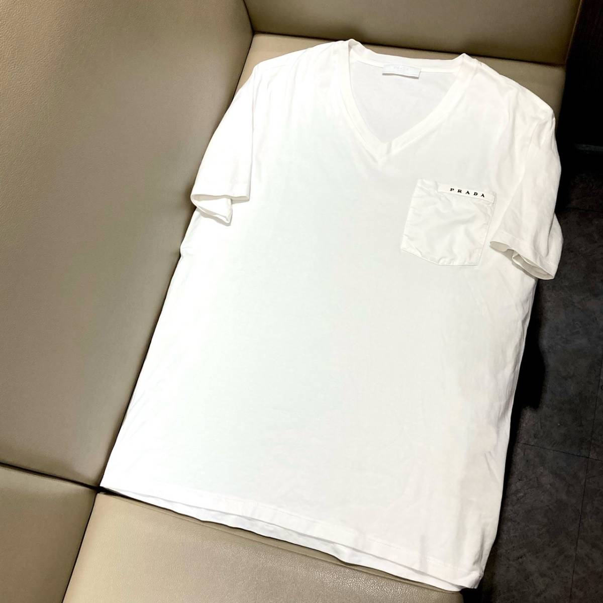 美品！◎送料込み■14万円【PRADAロゴ】Tシャツ【プラダ】最高級【白】2021年モデル◎ポロシャツ レザー ジーンズ チノ ジャケット メンズ _画像1