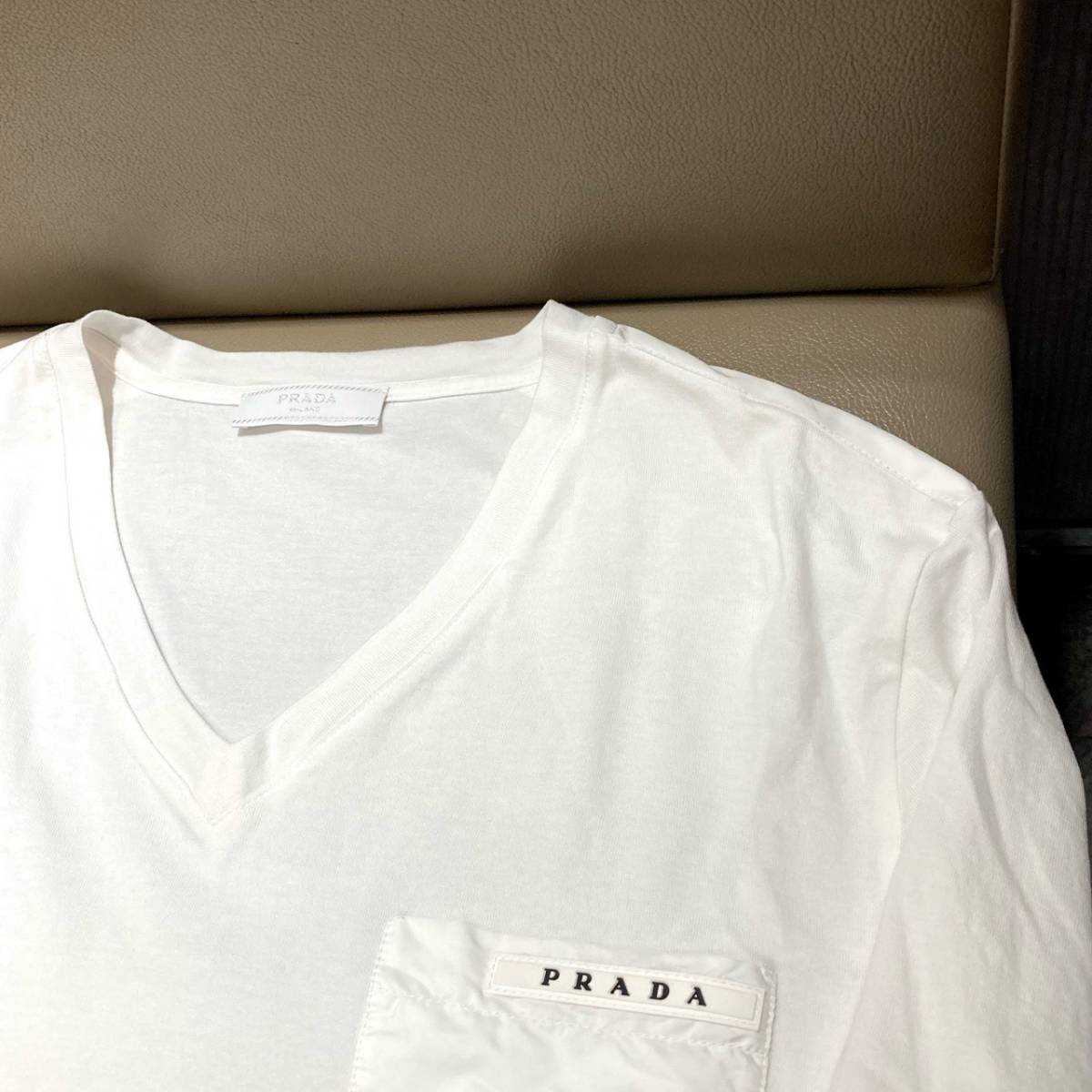 美品！◎送料込み■14万円【PRADAロゴ】Tシャツ【プラダ】最高級【白】2021年モデル◎ポロシャツ レザー ジーンズ チノ ジャケット メンズ _画像4