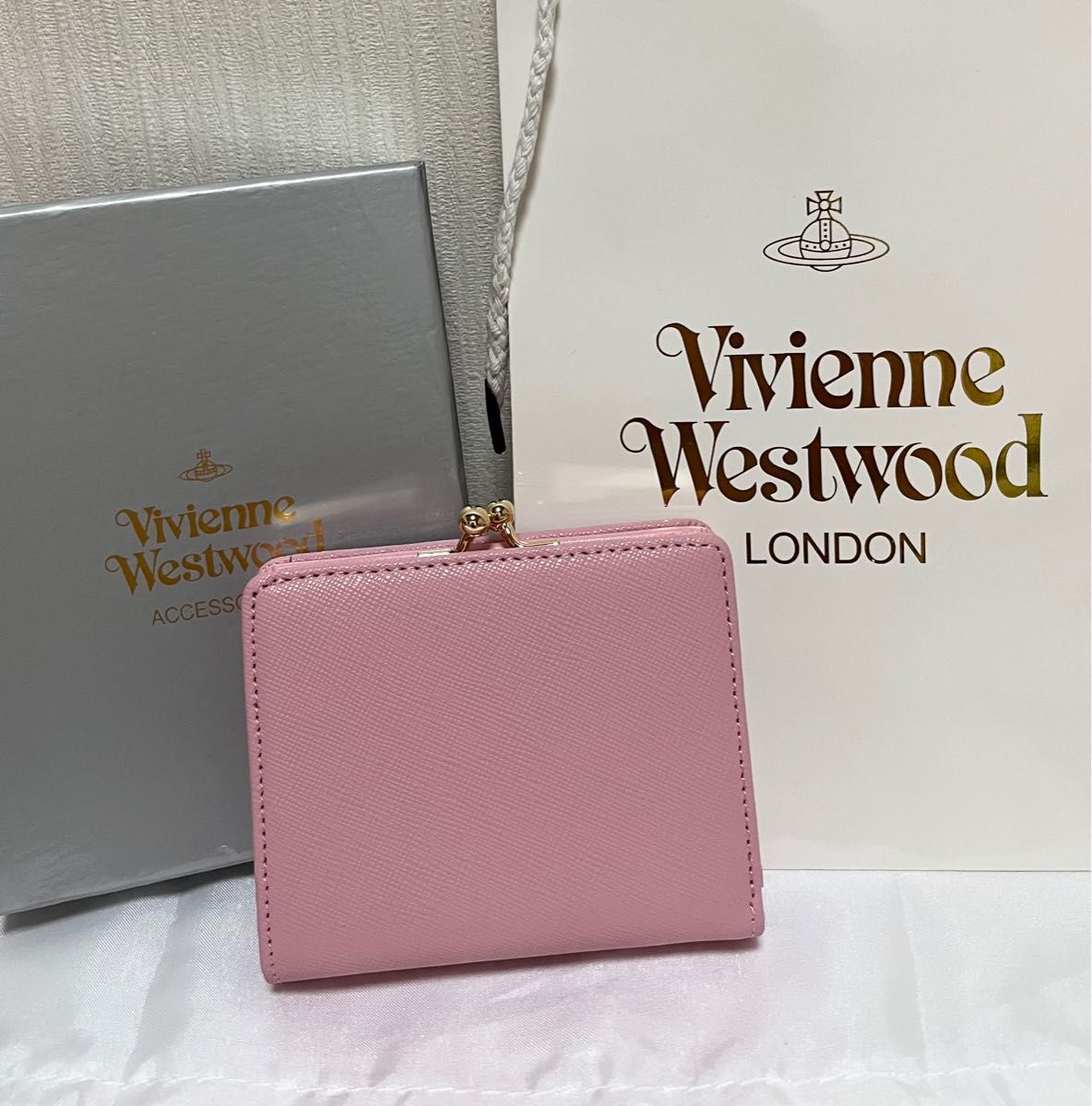 【新品未使用】ヴィヴィアンウエストウッド 二つ折り財布　がま口　 小銭入れ　ピンク