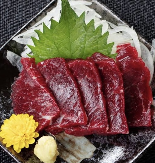  domestic production!! Kumamoto production finest quality Momo meat lean basashi red meat horse . basashi (500g)[ approximately 50gx10 pack ] Kumamoto .. lean horsemeat 10kg till postage same amount .. including in a package possible 