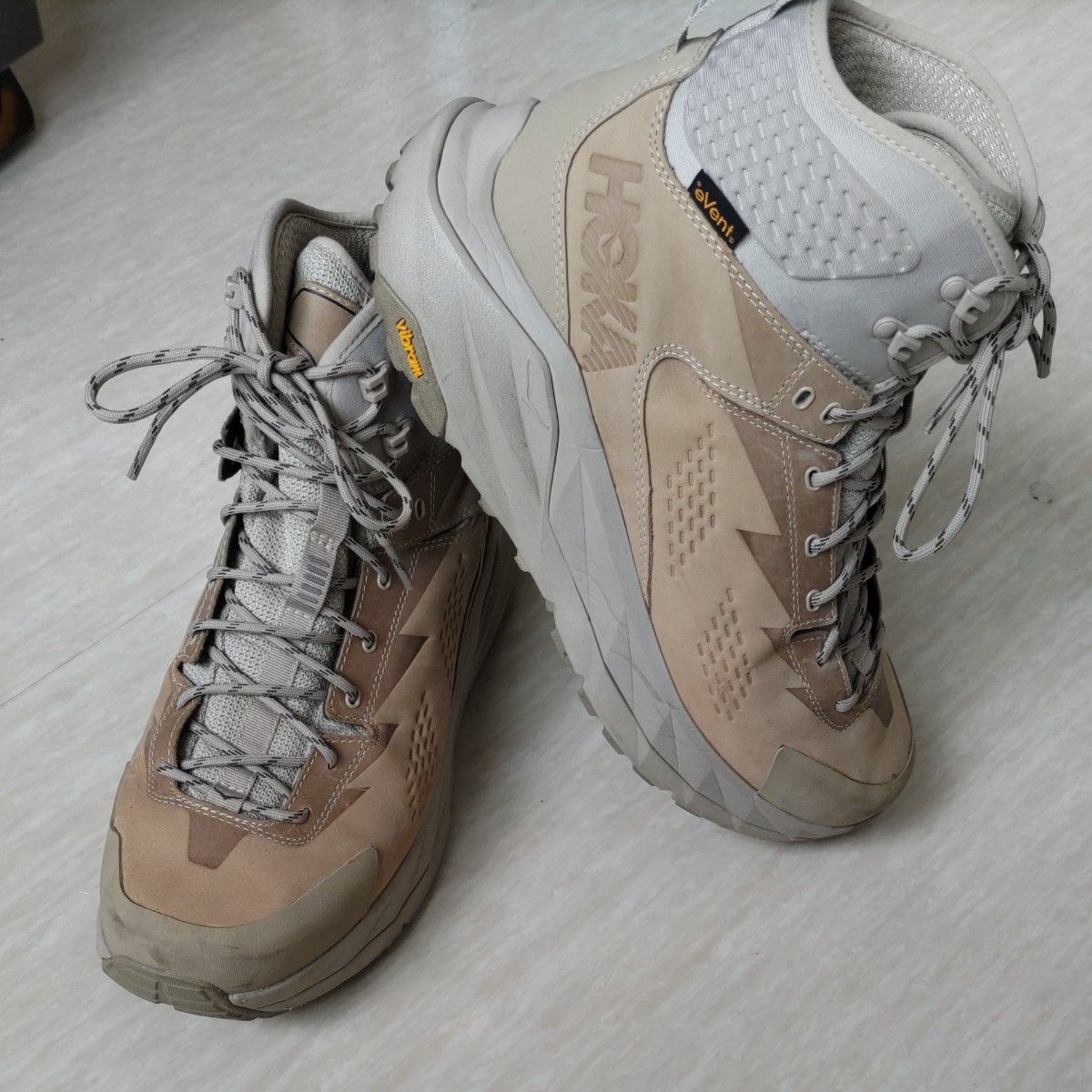 再お値下げ HOKA ONE ONE ホカ オネオネ SKY KAHA スカイカハ ブーツ 28 トレッキング ベージュ