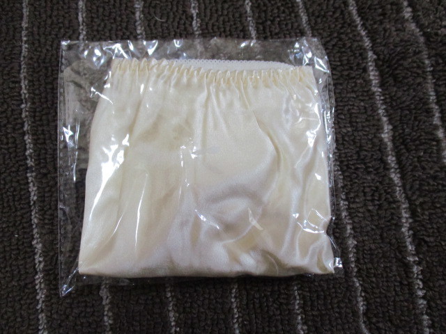 未使用　サテンシルク１００％つぼみパンティ　薄い黄色　Ｌ　　3枚1800円~_この薄い黄色になります。