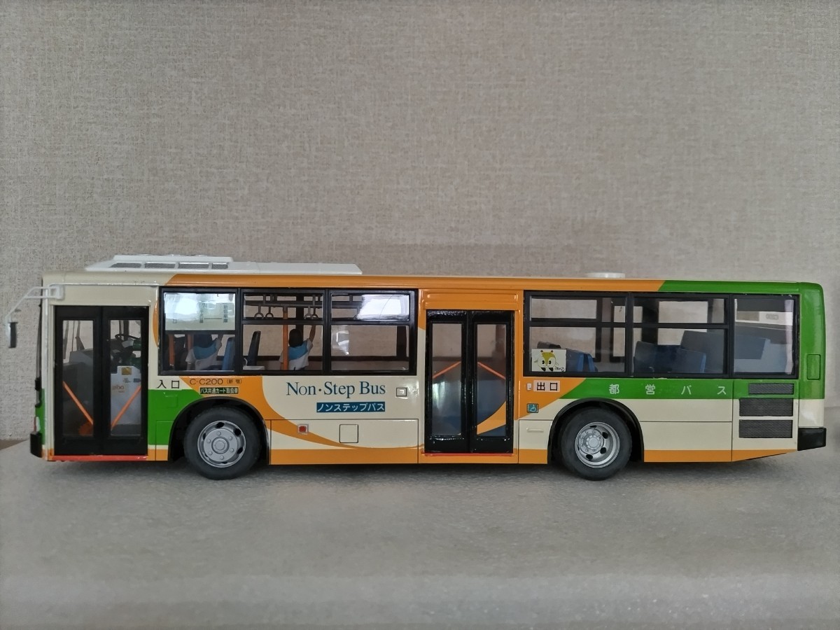 アオシマ模型 1/32東京都営バス(三菱ふそうエアロスター)素人組立品