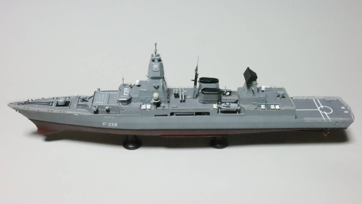 Yahoo!オークション - 「完成品」 1/350 ザクセン級フリゲート Yahoo!オークション - 「完成品」 1/350 ザクセン級フリゲート